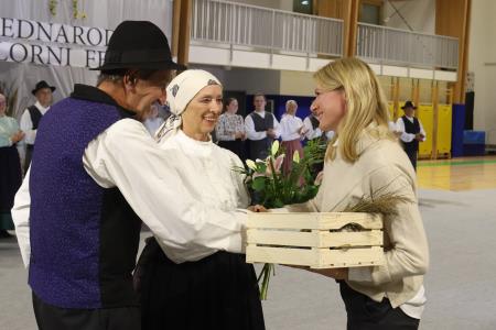 11. MEDNARODNI FOLKLORNI FESTIVAL RAKEK 64 FOTO LJUBO VUKELIČ